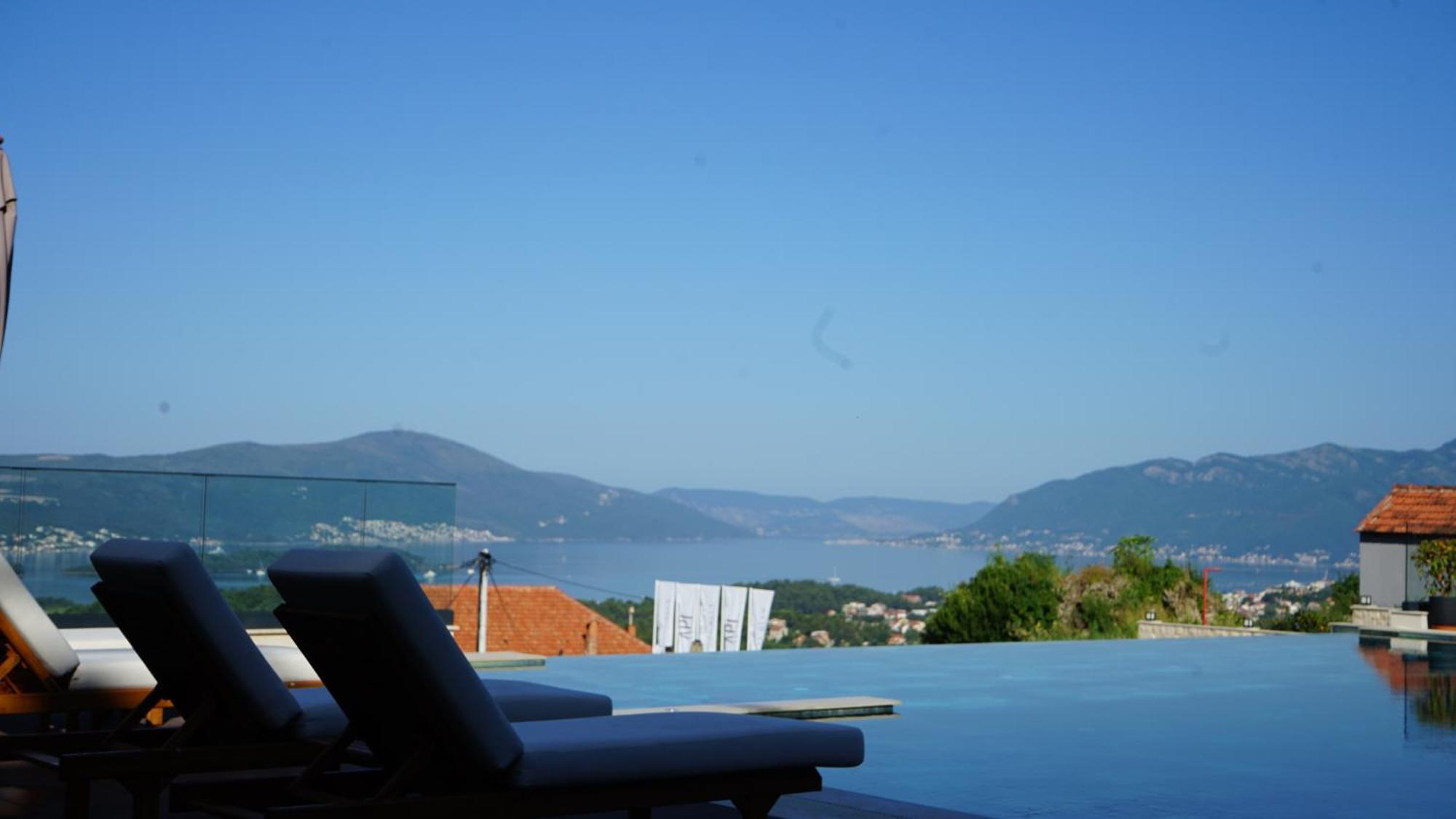 Royal Blue Resort & Residences Tivat Exterior foto